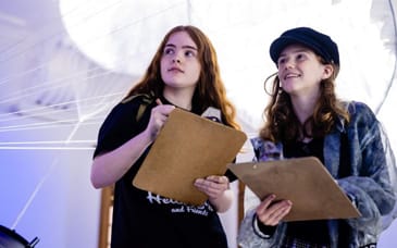 Daeargelloedd A Dreigiau Creadigiol: Digwyddiad Arbennig Calan Gaeaf